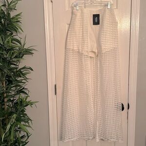 Hera Collection white shorts with train NWT L